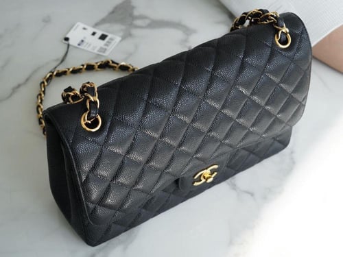 LARGE CLASSIC HANDBAG IN CAVIAR شانيل