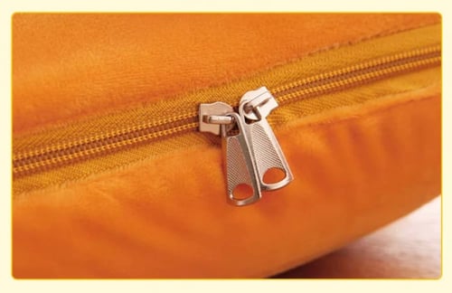 مخدة هيلوكيتي داخلها بلانكت