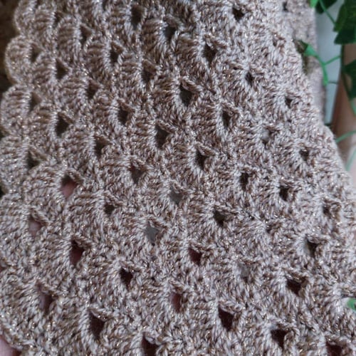 الشال الذهبي مع قبعته - 148*94 سم