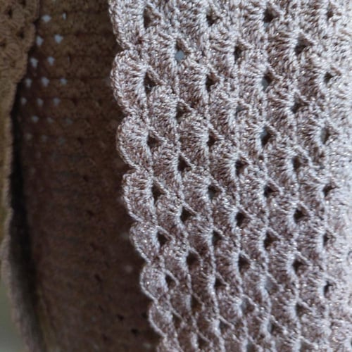 الشال الذهبي مع قبعته - 148*94 سم