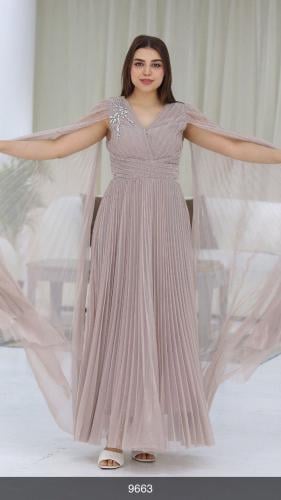 فستان بأكمام بيج