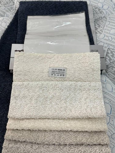 سرير ريزا الفندقي بقماش بوكليه