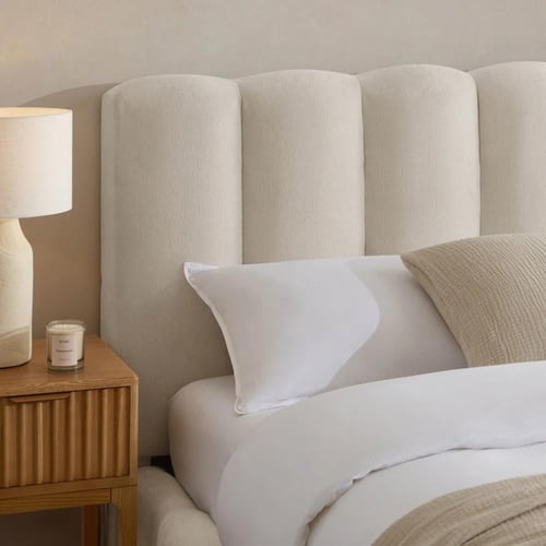 سرير ماريون الفندقي بقماش بوكليه