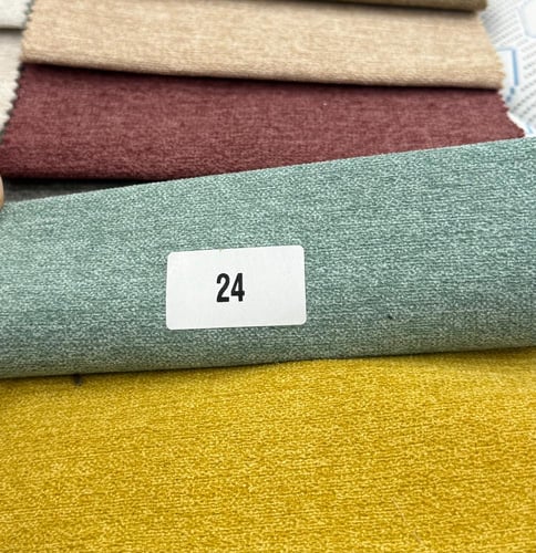 سرير نيوم الفندقي بقماش شنيل