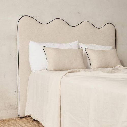 خلفية سرير أطراف خطوط سوداء بقماش شنيل