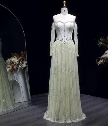 Elegant evening dress from Samara Boutique - E127
