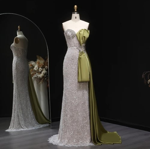 فستان سهرة راقي مع ذيل جانبي بالون مختلف من سمارا...