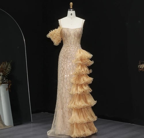 فستان سهرة فاخر مع طبقات جانبية من سمارا بوتيك-E85