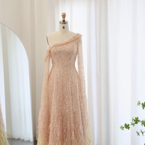 فستان سهرة فاخر من سمارا بوتيك- بكتف واحد بأكمام و...