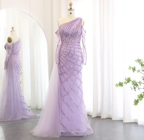 فستان سهرة فاخر مع ذيل جانبي تطريز يدوي كامل من سم...