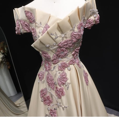 فستان سهرة ناعم من سمارا بوتيك