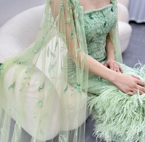 فستان سهرة ميدي تطريز يدوي مع ريش من سمارا بوتيك-S...