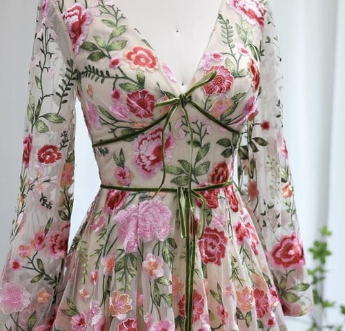 فستان ناعم بتطريز ورود تول من سمارا بوتيك-S60