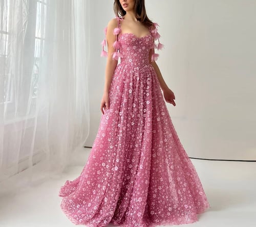 فستان ناعم بلمسة الورود الثلاثية من سمارا بوتيك-S1...