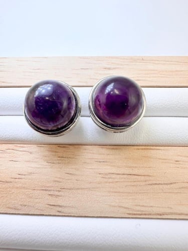 حلق من حجر الأماثيست (الجمشت) الطبيعي الكريم .