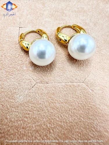 حلق ذهبي مرصع باللؤلؤ الطبيعي