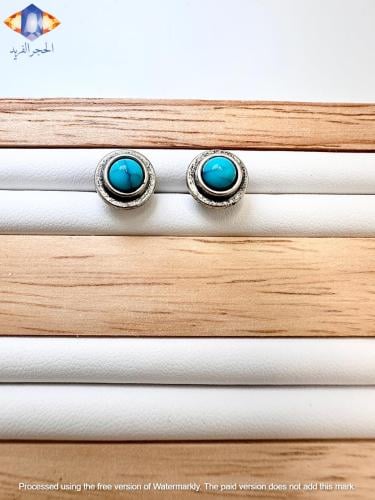 حلق من حجر الفيروز الطبيعي الكريم .