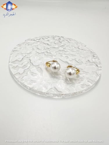 حلق ذهبي مرصع باللؤلؤ الطبيعي