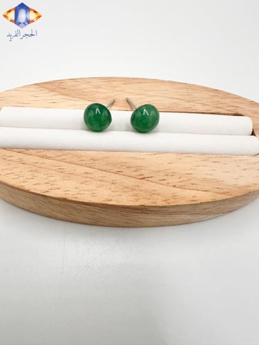 حلق من الحجر الأمازوني الطبيعي الكريم .