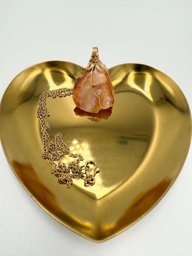 تعليقه حجرالعقيق الأحمر الطبيعي الخام .