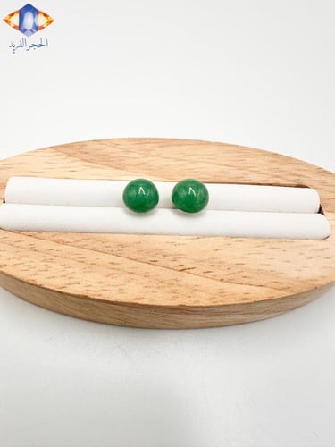 حلق من الحجر الأمازوني الطبيعي الكريم .