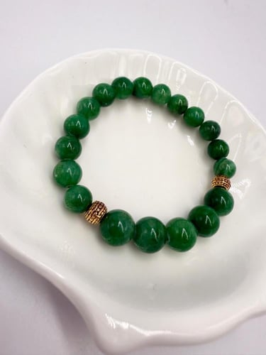 سوار حجر العقيق الأخضر الطبيعي .