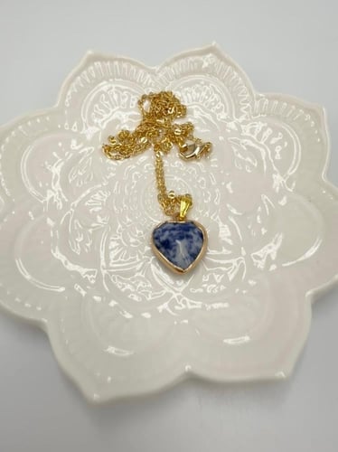 تعليقه قلب السودلايت الكريم مع سلسال ذهبي .