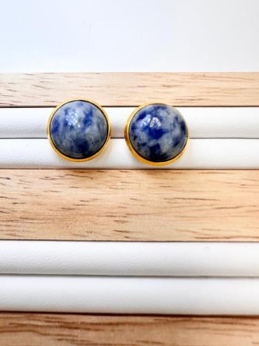 حلق من حجرالسودلايت الطبيعي الكريم .