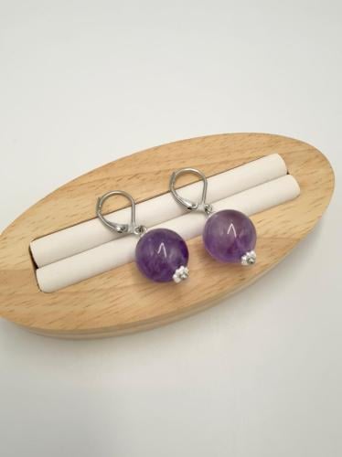 حلق من الفضه و حجر الجمشت الطبيعي .