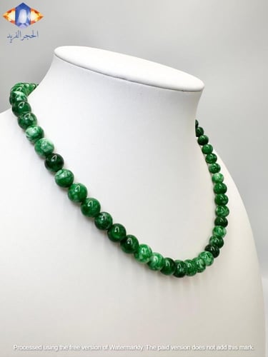 عقد حجر العقيق الزمردي الكريم الطبيعي .