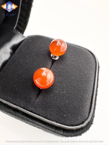 حلق من حجر العقيق الأحمر الكريم الطبيعي الكريم .