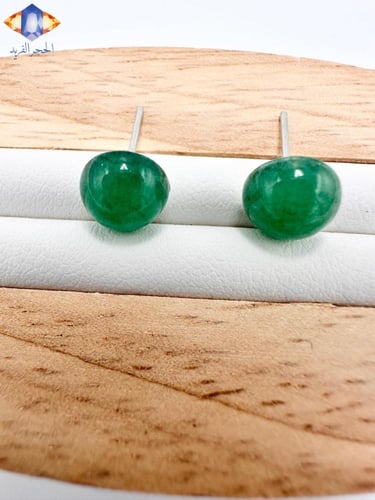 حلق من الحجر الأمازوني الطبيعي الكريم .