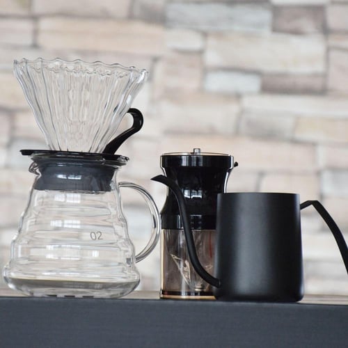 طقم قهوة مع مطحنة