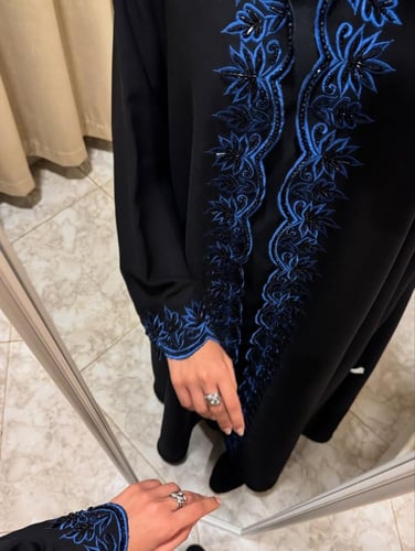 عباية تطريز مع فصوص