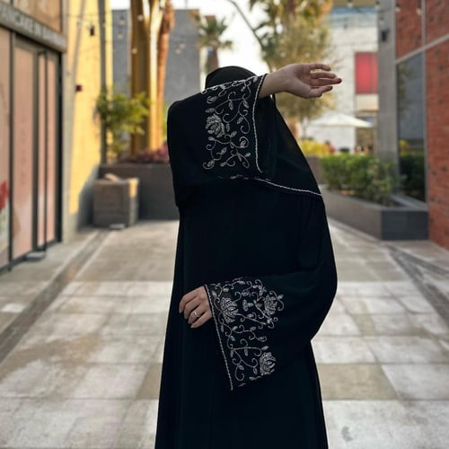 عبايا عمليه صيفيه غير شفافه مناسبه لفصل الصيف