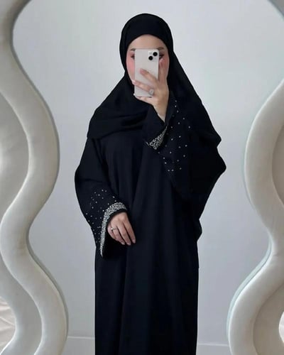 عبايه عمليه بفصوص