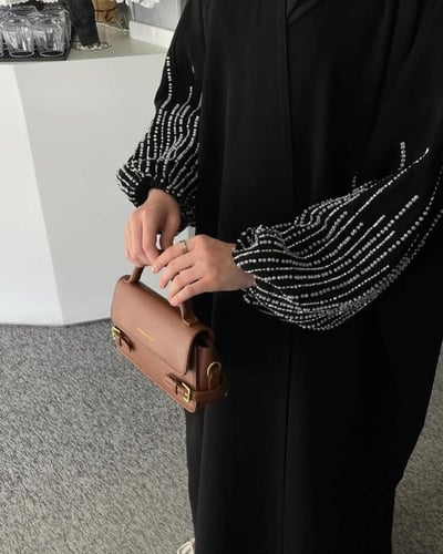 عباية لاناء