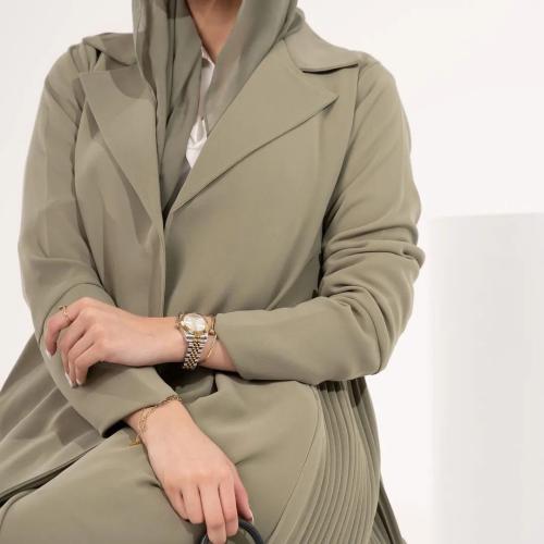 عبايه عمليه ملون