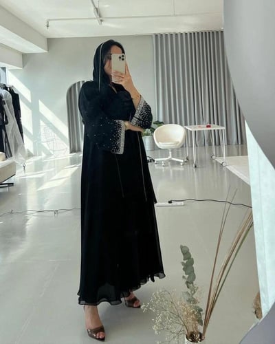 عبايا صيفيه عليها طلب