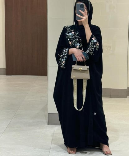 عبايا صيفيه عمليه