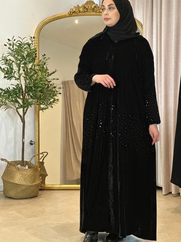 عباية شتويه مخمل