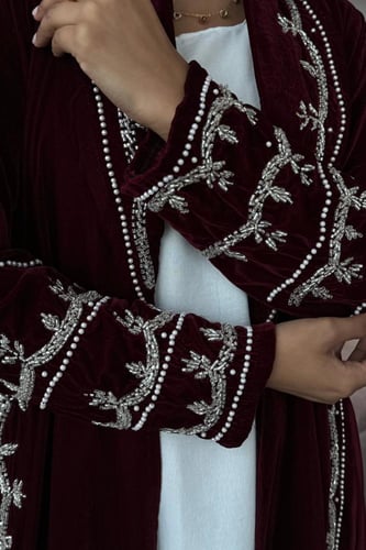 عباية مخمل عنابي