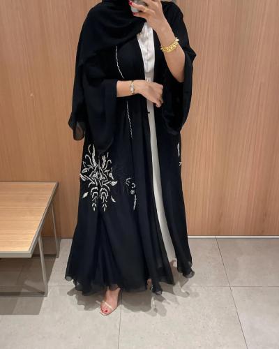 عبايه عمليه بفصوص