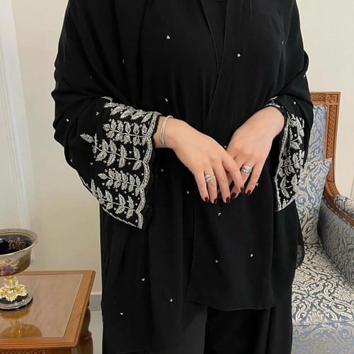 عبايه عمليه بفصوص