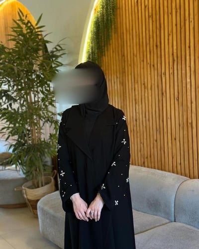 عبايه عمليه صيفيه من القماش الكريب الكوري