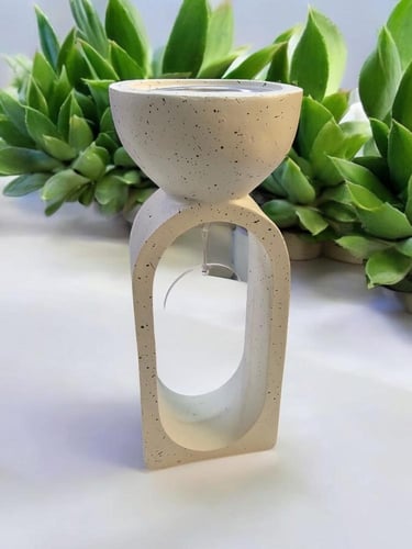 مبخرة وشمعدان 2في1 ذات جودة عالية لون ابيض مع الاس...