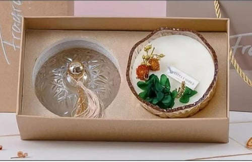 شمعة عطرية في صندوق هدايا علاج بالروائح العطرية