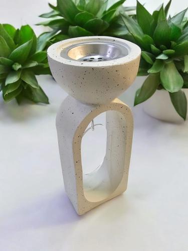 مبخرة وشمعدان 2في1 ذات جودة عالية لون ابيض مع الاس...