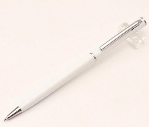 مجموعة اقلام مع حفر الاسم