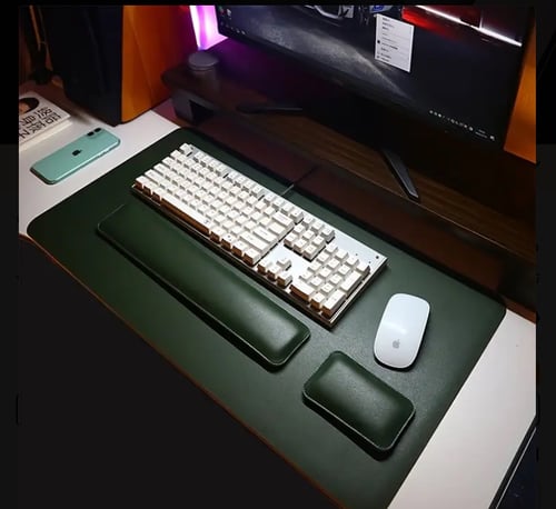 بساط ماوس وكمبيوتر